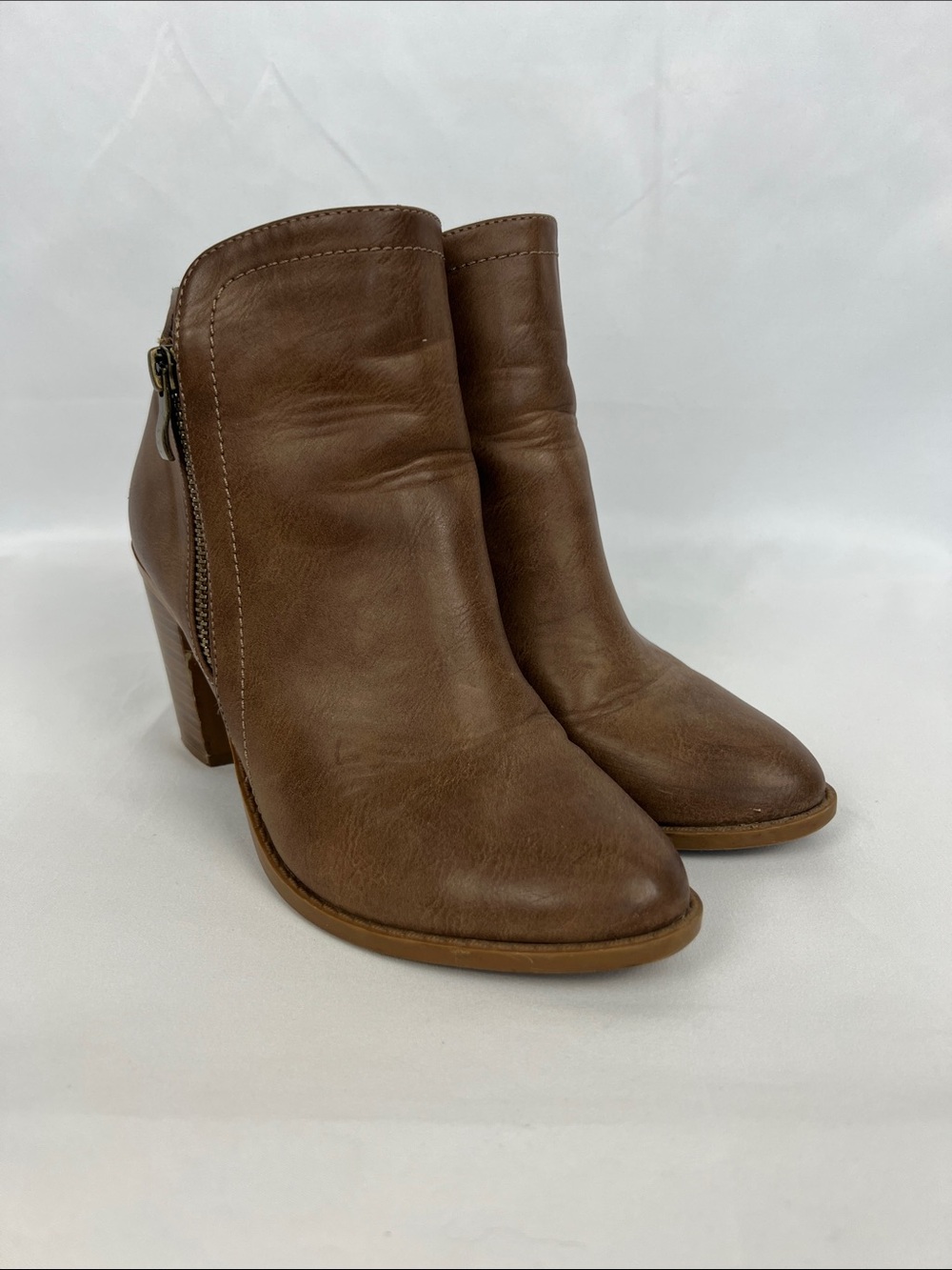 TOP‎ Moda Brown Leather Ankle Booties with Side Zippers - Size 8